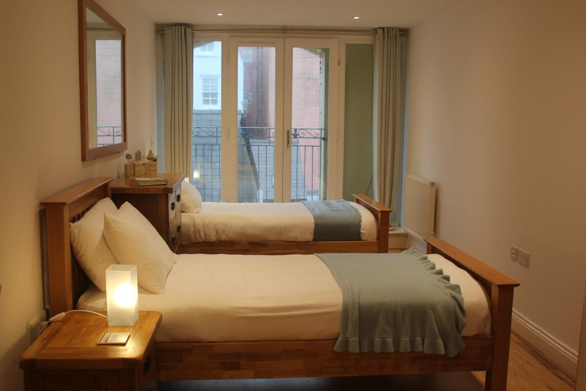 Stylish Flat In Central Tenby & Free Parking Dış mekan fotoğraf